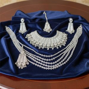 Elegant Silver Necklace Set for Women – Stylish Jewelry with Matching Earrings for Parties & Weddings